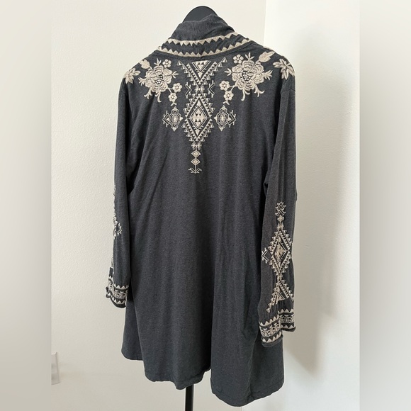 Boho Chic JW Los Angeles Gray and Cream Embroidered Cardigan (Sz L) - Picture 8 of 12